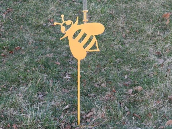Honey Bee Design Rain Gauge Holder - Image 4
