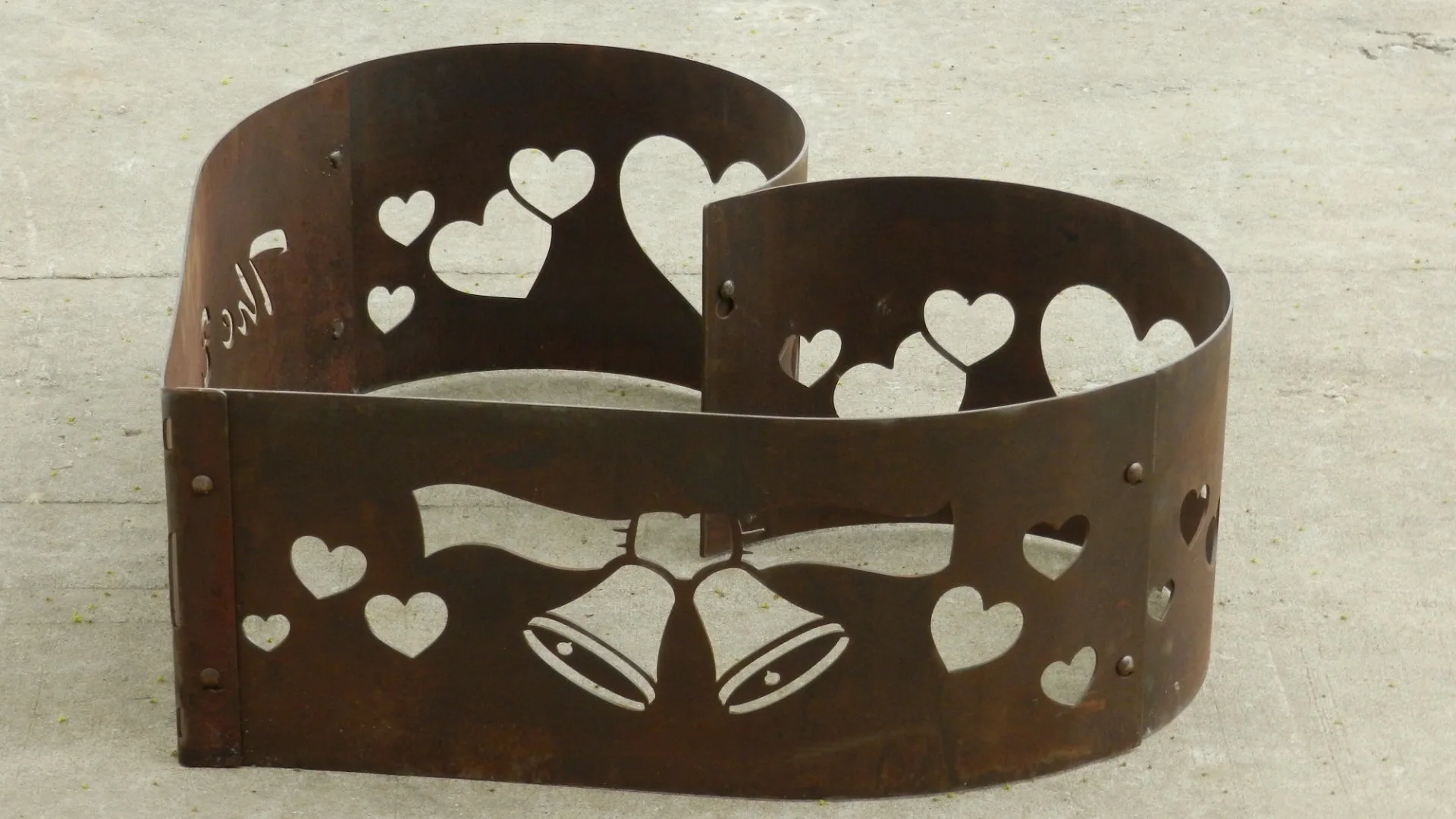 Personalized Heart Shape Fire Pit - Image 4
